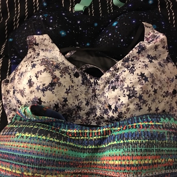 LOT of 12 Victoria’s Secret sports bras 32C - Picture 2 of 4